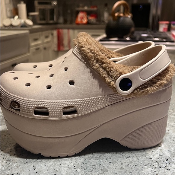 Cape Robbin Platform Clogs with Sherpa Lining Size 36 - Picture 4 of 8